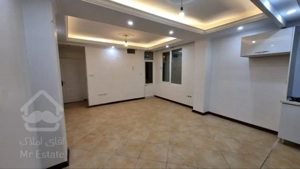 آپارتمان تک‌واحدی، غرق نور، خوش‌نقشه