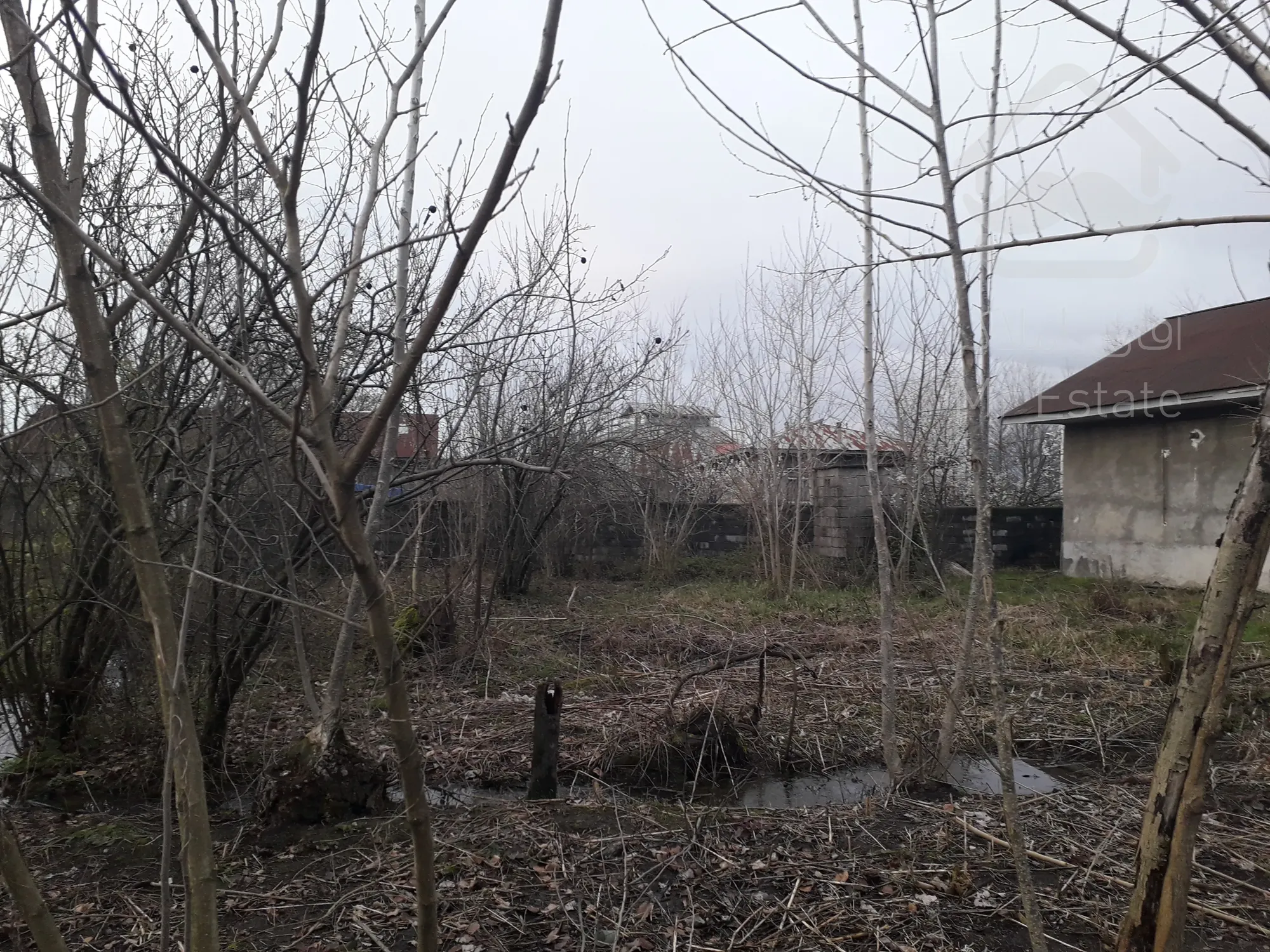 یک قطعه زمین 300متری