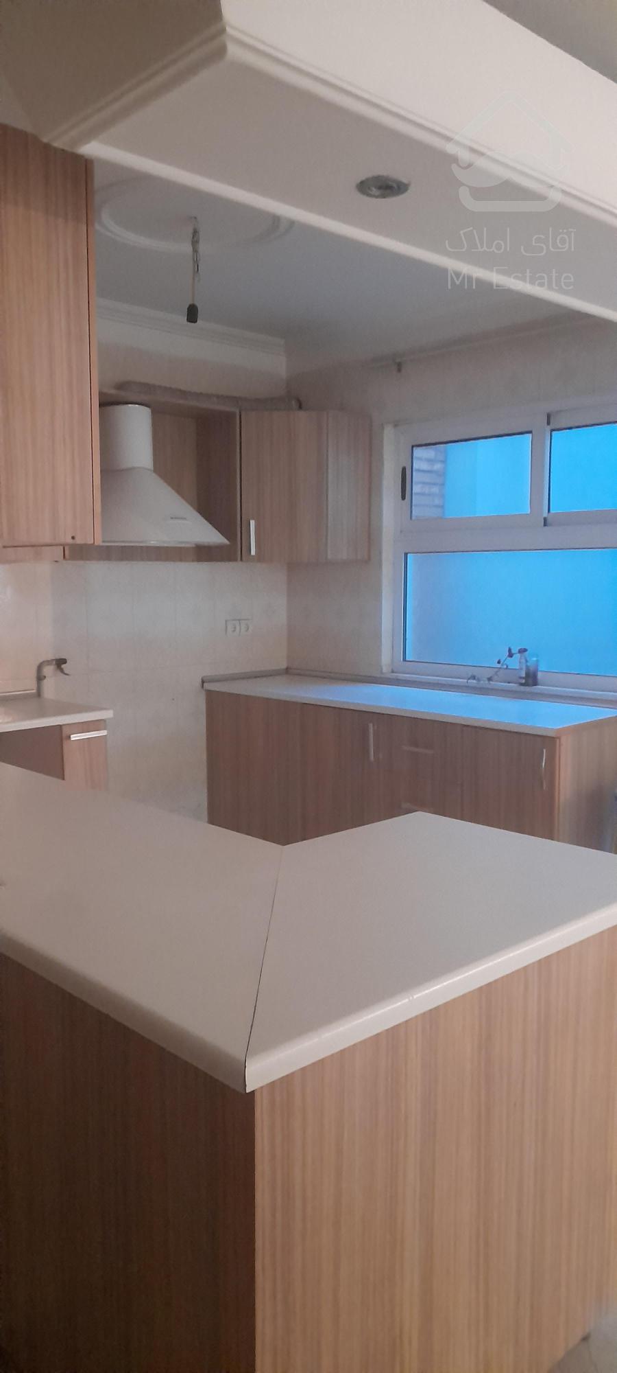 ۱۱۱متر،زیرقیمت منطق،دوپارکینگ سندی