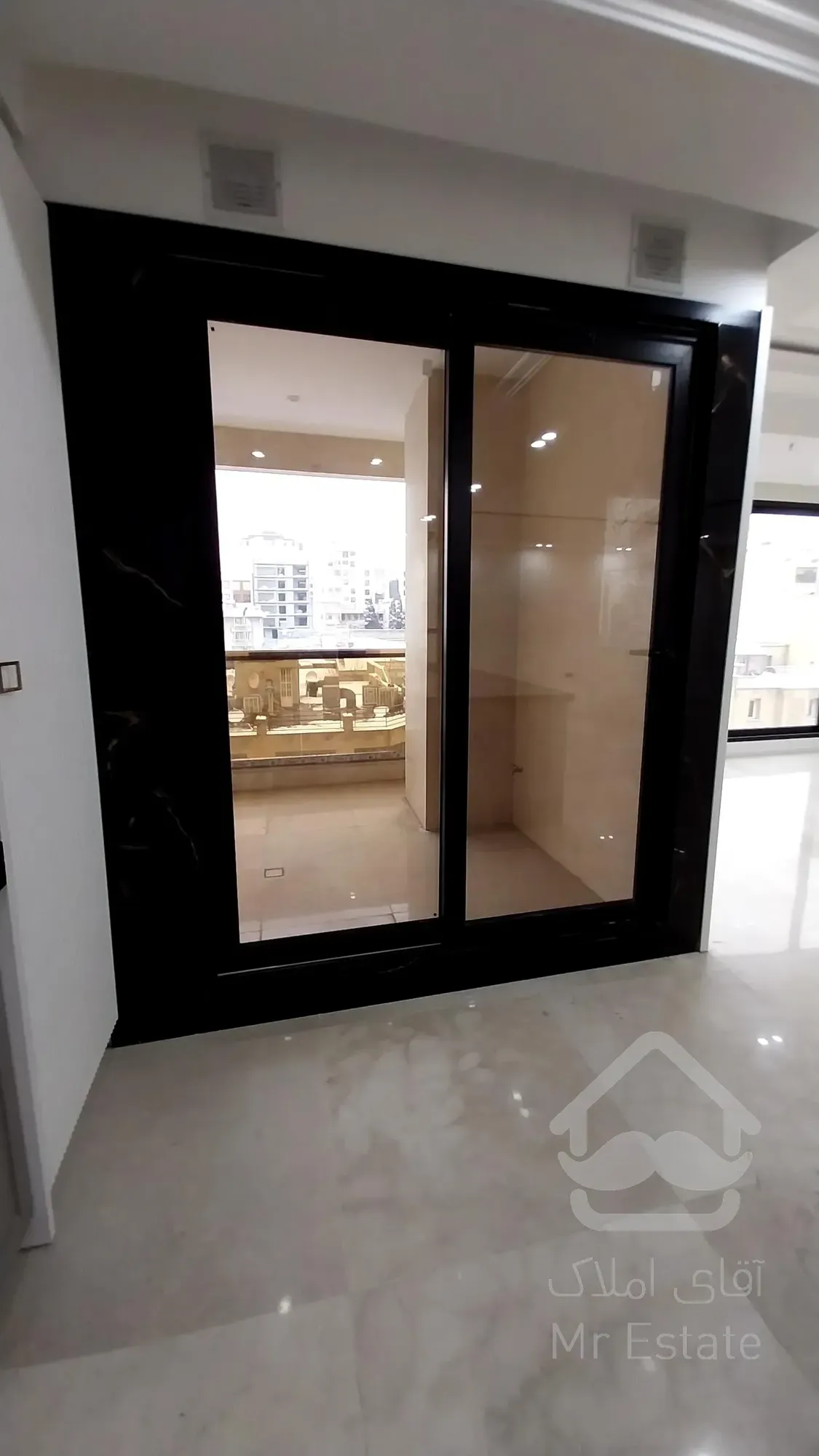 پیش فروش واحد مسکونی 115 متری رونیکاپالاس لاله