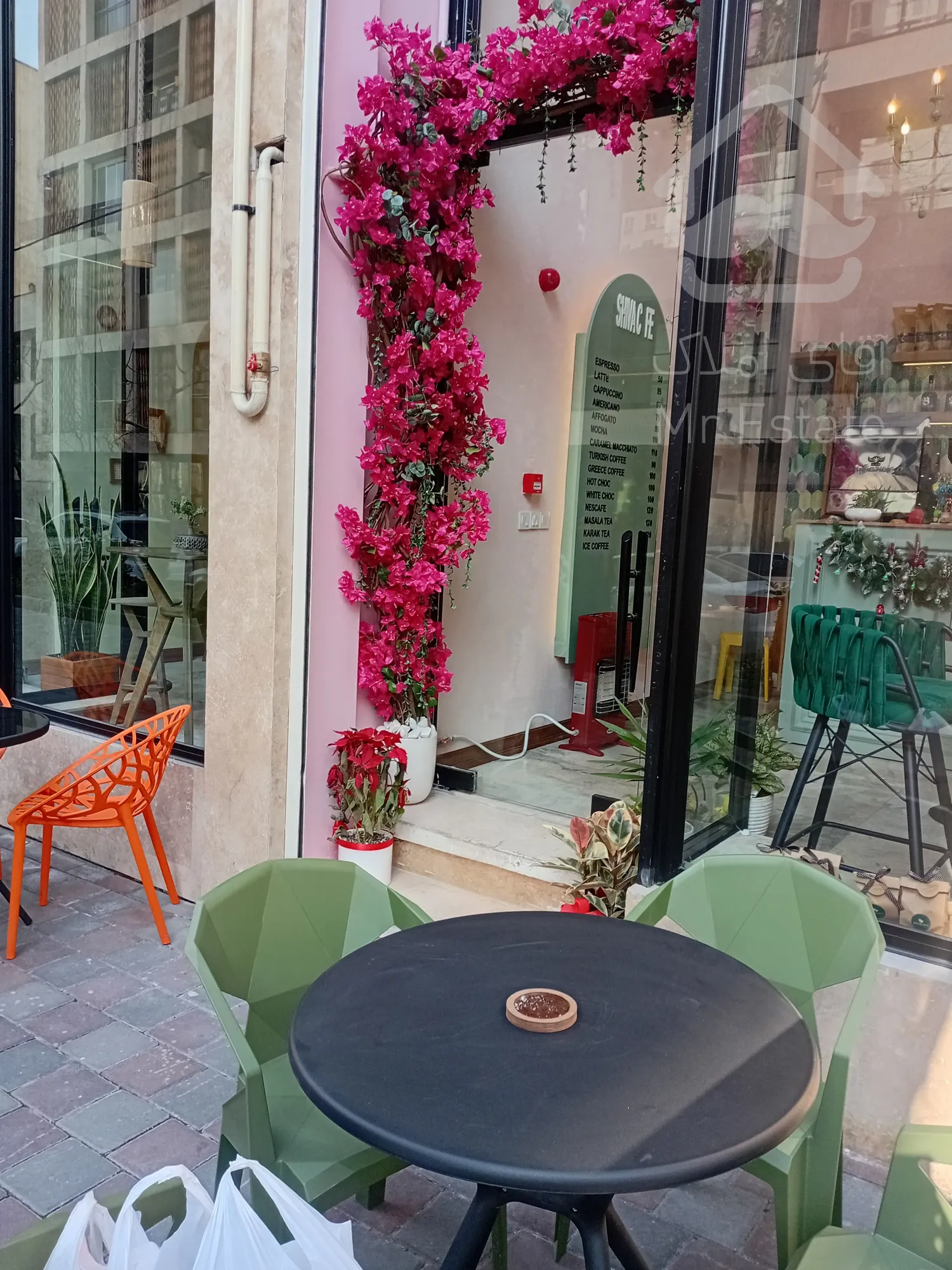 اجاره واحد تجاری 36 متری در رونیکامال هروی،ویترین مدرن کسب و کار شما