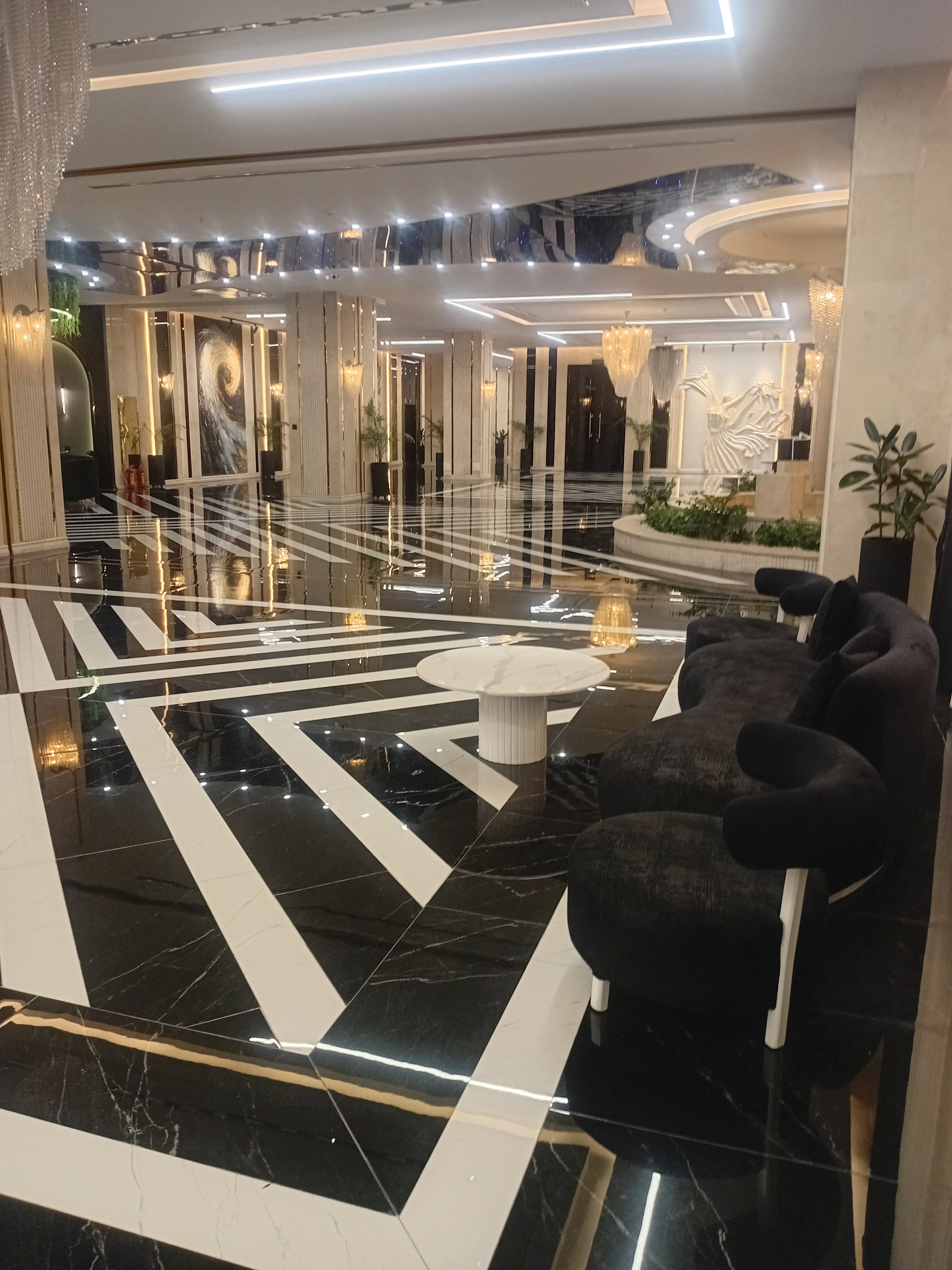 پیش فروش 82 متری در رونیکا پالاس نیایش با امکانات فوق العاده در غرب تهران