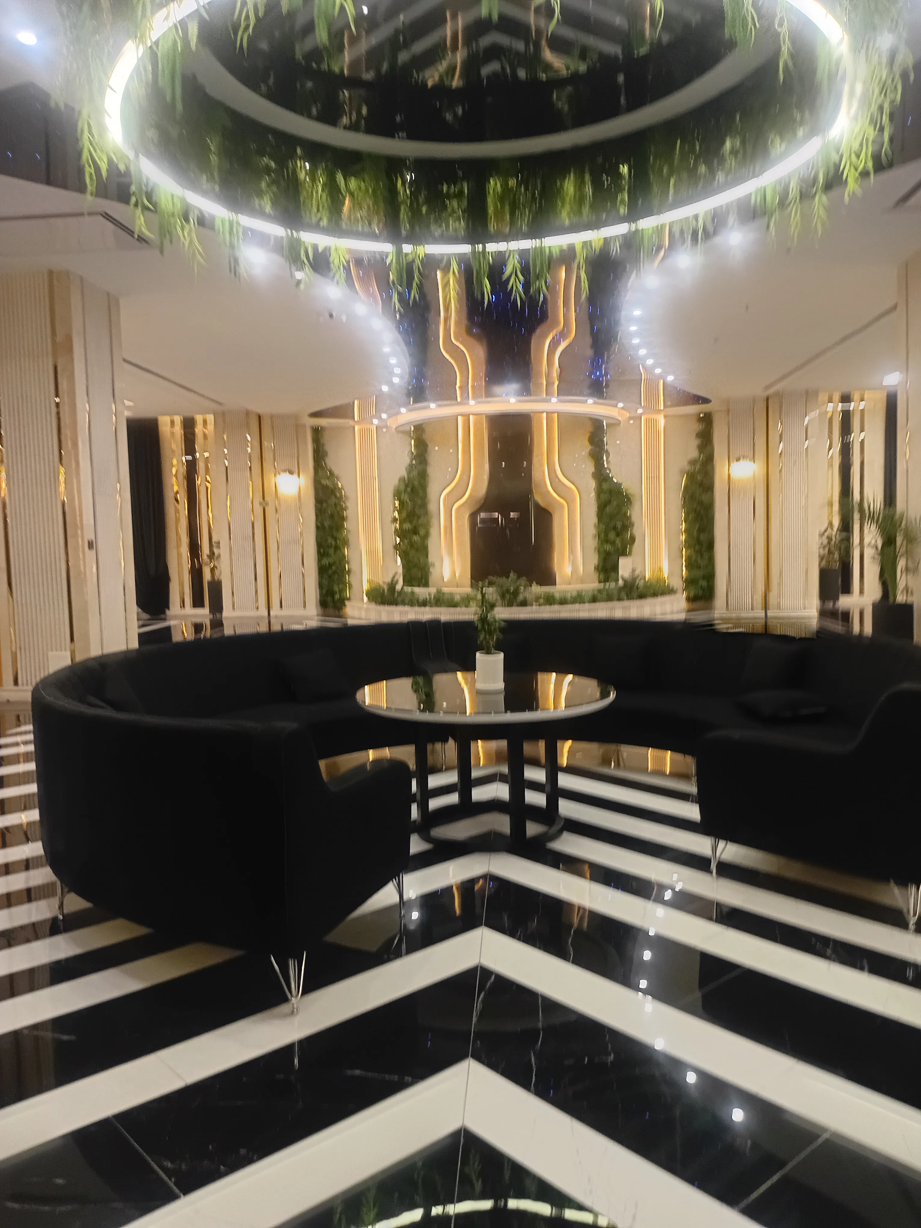 پیش فروش رونیکا پالاس لاله ، 116 متری در تاپ لوکیشن سوهانک با ویو عالی