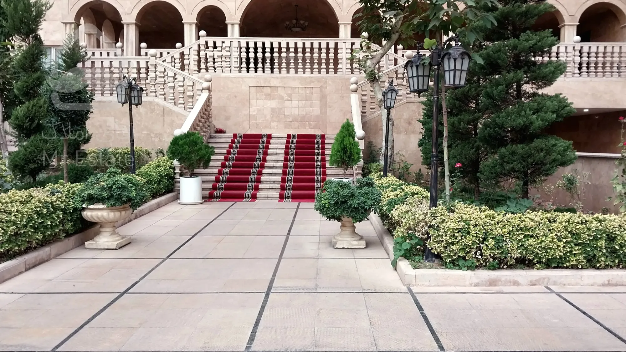 برج باغ ازگل