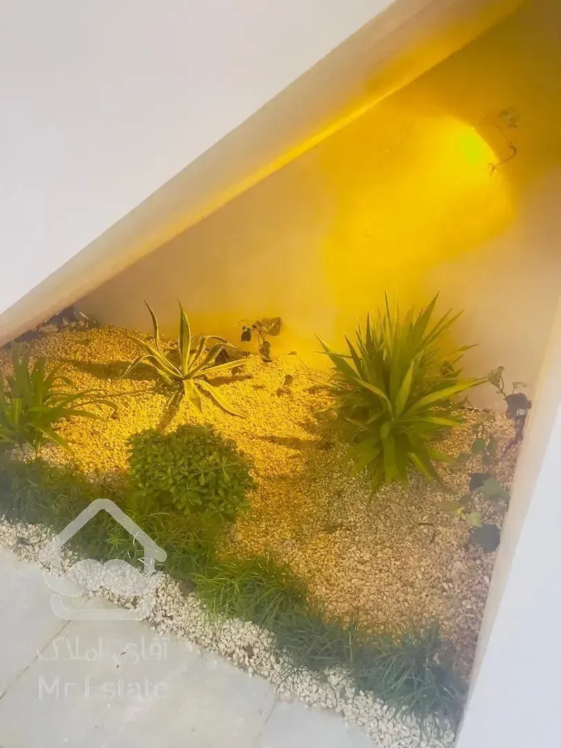 فروش ویلا نیم پیلوت نما سفید مدرن