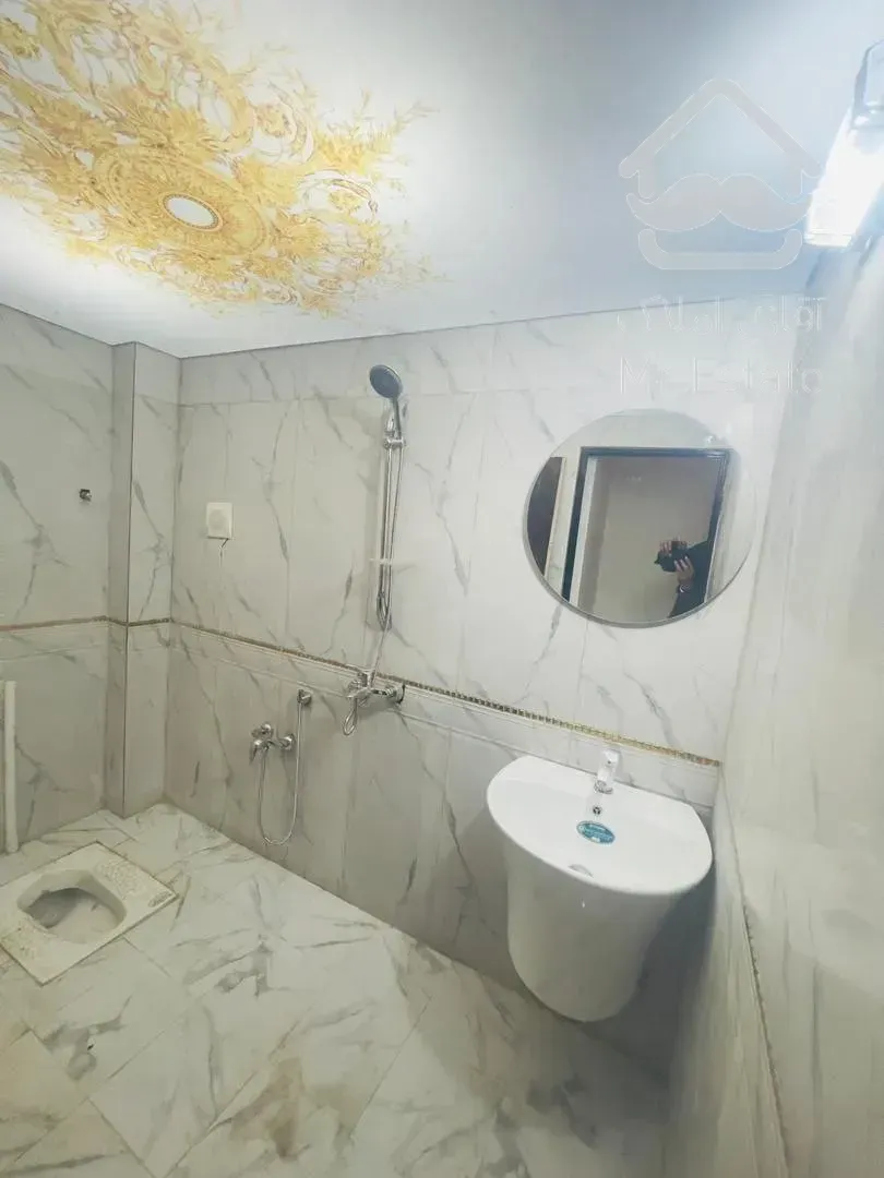 فروش ویلا نیم پیلوت نما سفید مدرن