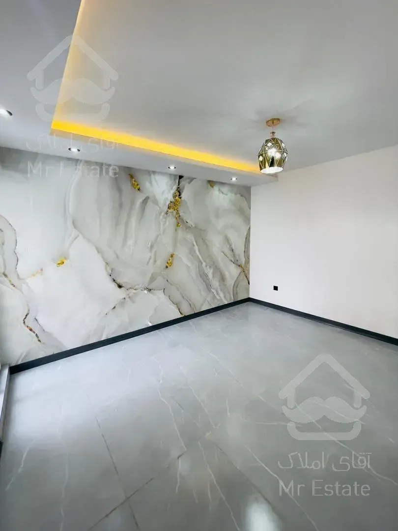 فروش ویلا نیم پیلوت نما سفید مدرن