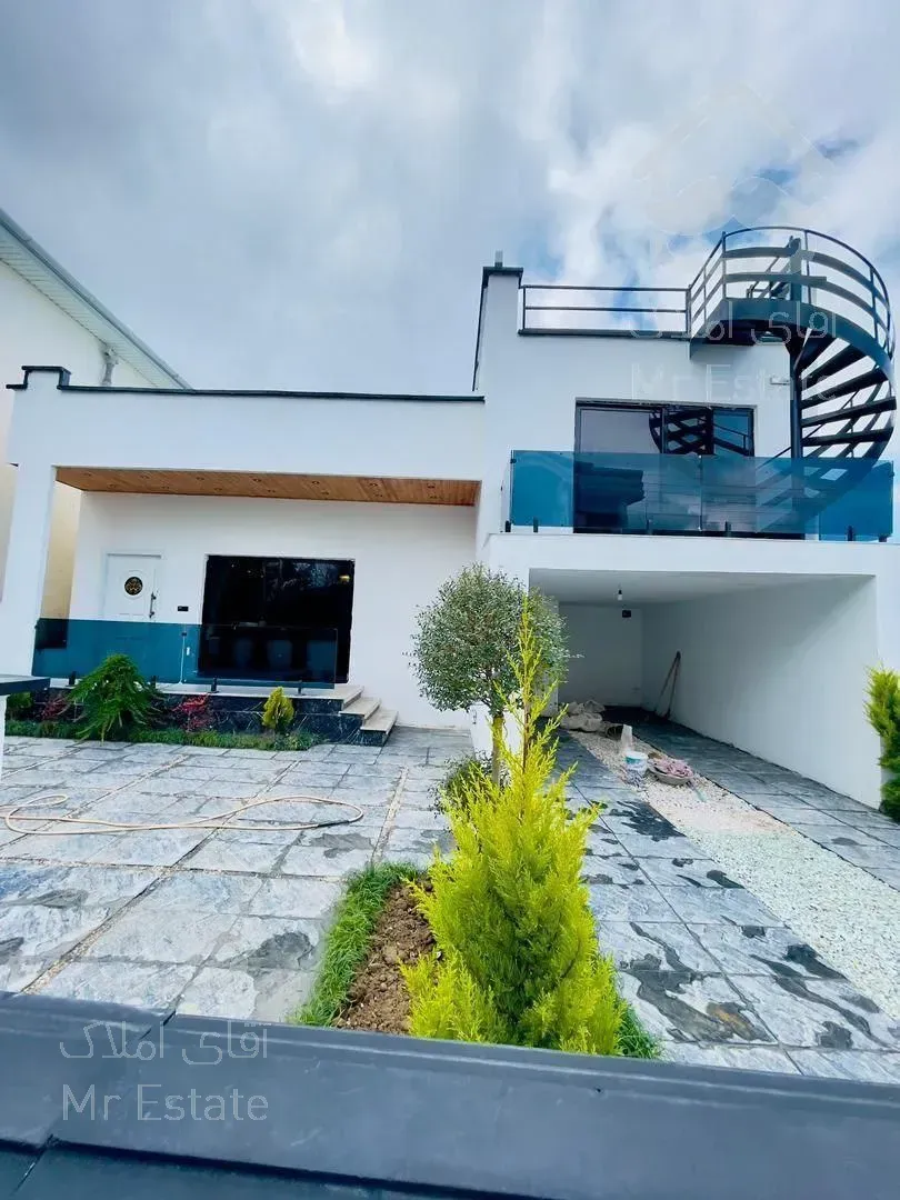 فروش ویلا نیم پیلوت نما سفید مدرن