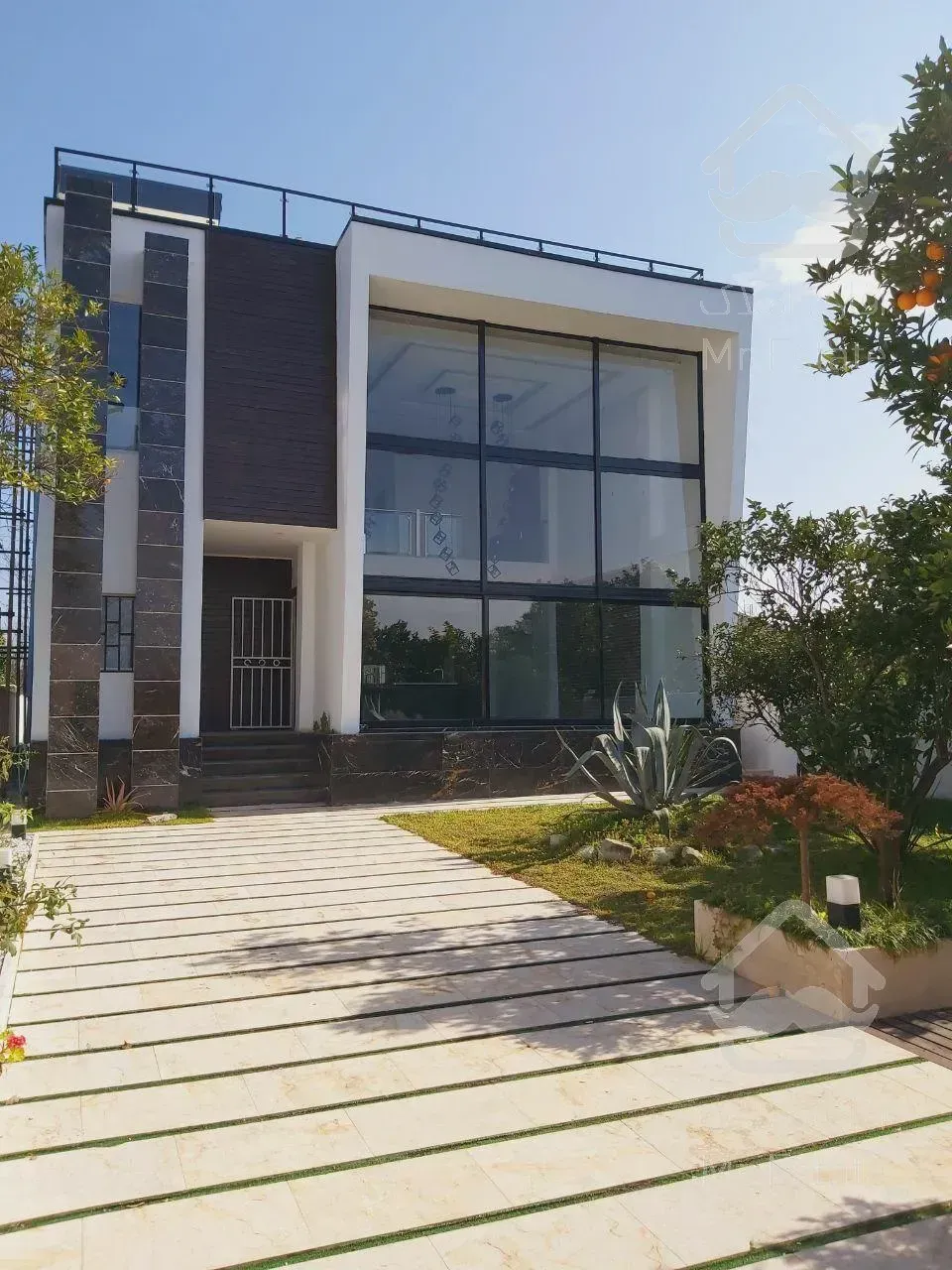 فروش ویلا ۴۰۰ متری با لوکیشن عالی