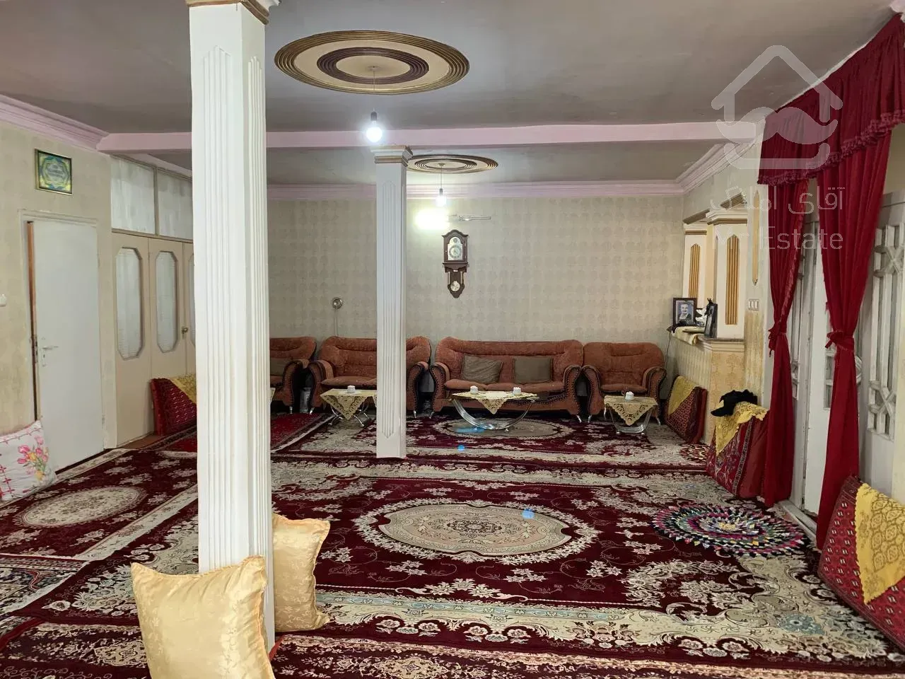 خانه ویلایی ۵۶۰ متر زمین ۳۰۰ متر بنا