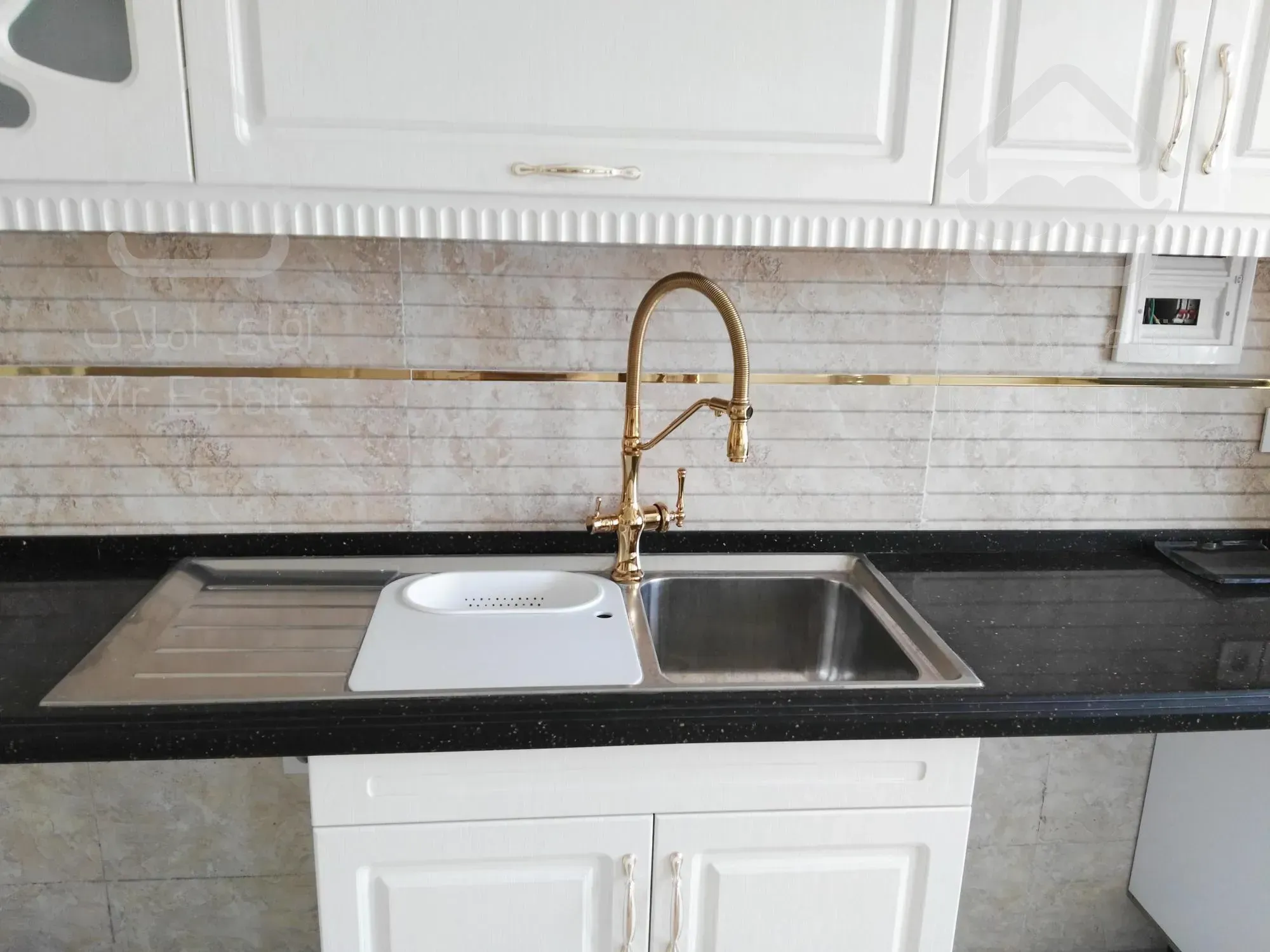 اجاره آپارتمان تکواحدی نوساز ۲۵۰ متری کاشانی گلستانها