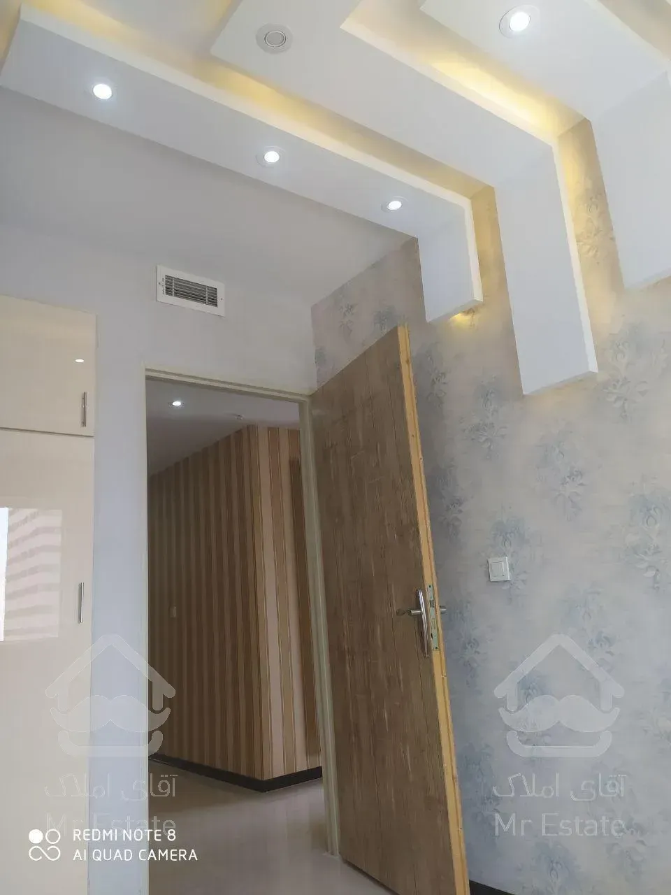 ۹۰ متری / برج ارکیده / دو خواب / دریاچه چیتگر