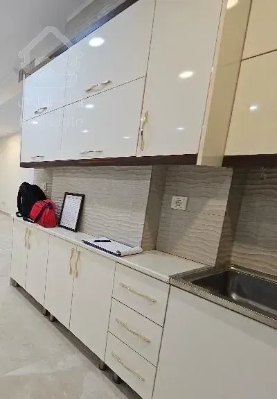 80مترشهرک غرب*موقعیت اداری*فول امکانات*خوش نقشه