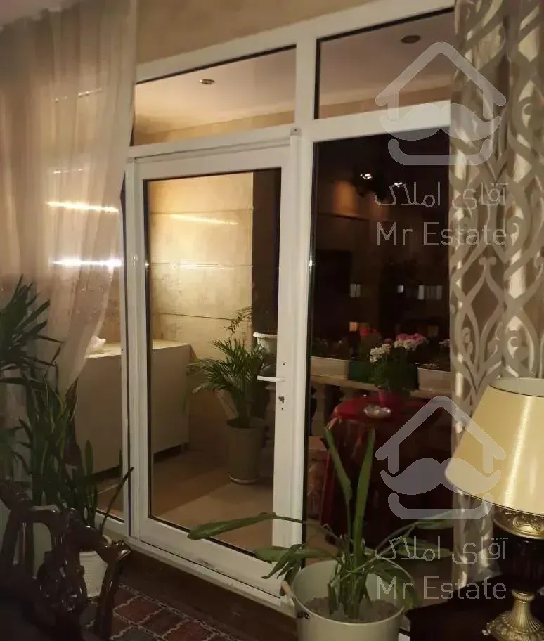 جماران ۱۶۰ متر طبقه دوم ۳ساله