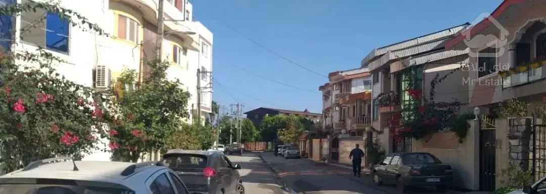 همکف دوخواب، جنب هتل کوروش