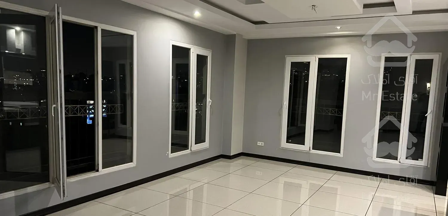 ۱۳۰ متر ۳ خواب فول مشاعات