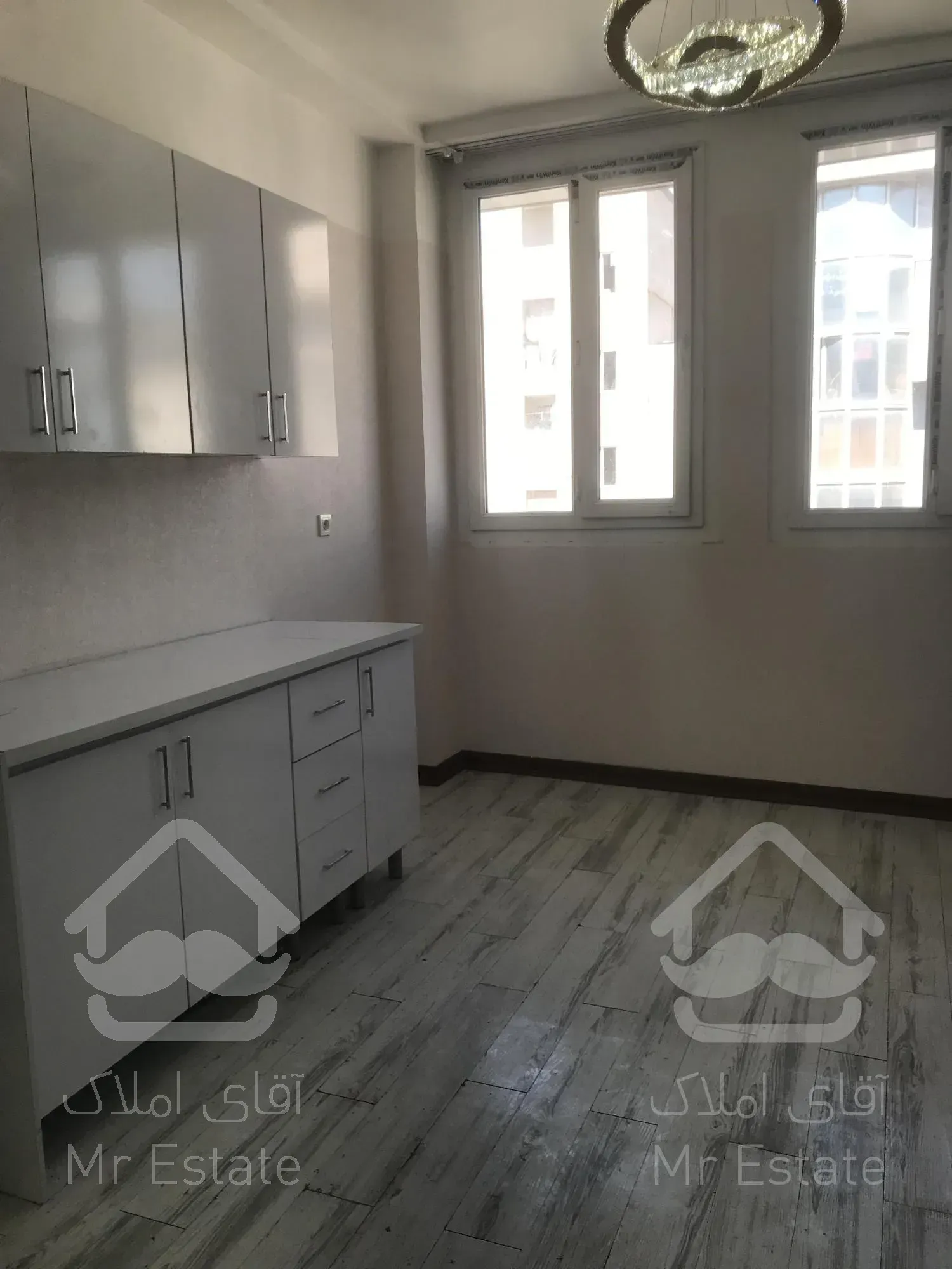 ۸۱ متر سوپرلوکس/فروشنده/شاندیز