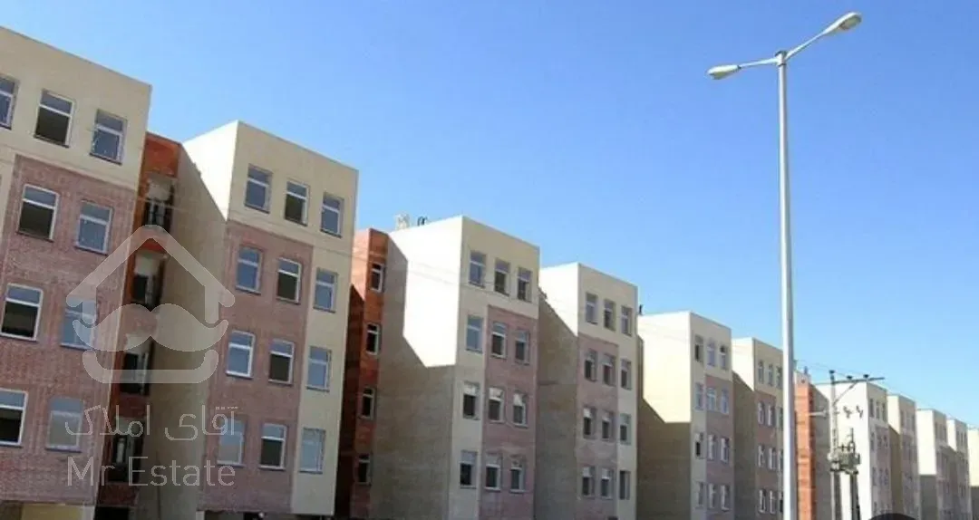 واحد۹۵متر /نقد۴۰۰م بده/ الباقی وام۵۰۰ملیونی