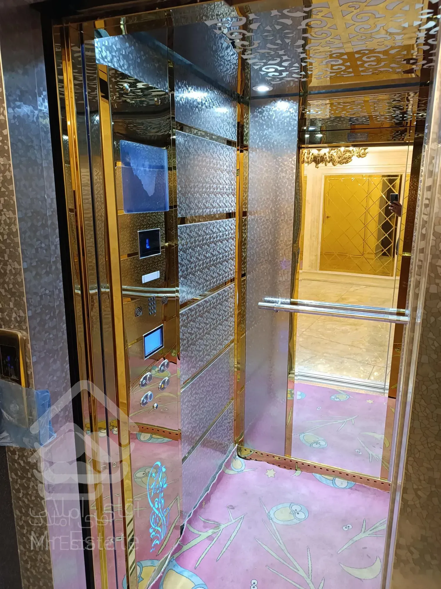 کاشانی ستاری ساختمان ۱۰۰٪ موقعیت اداری سندمسکونی ۲۵۰۰ متر مفید یکجا واگذار میگردد