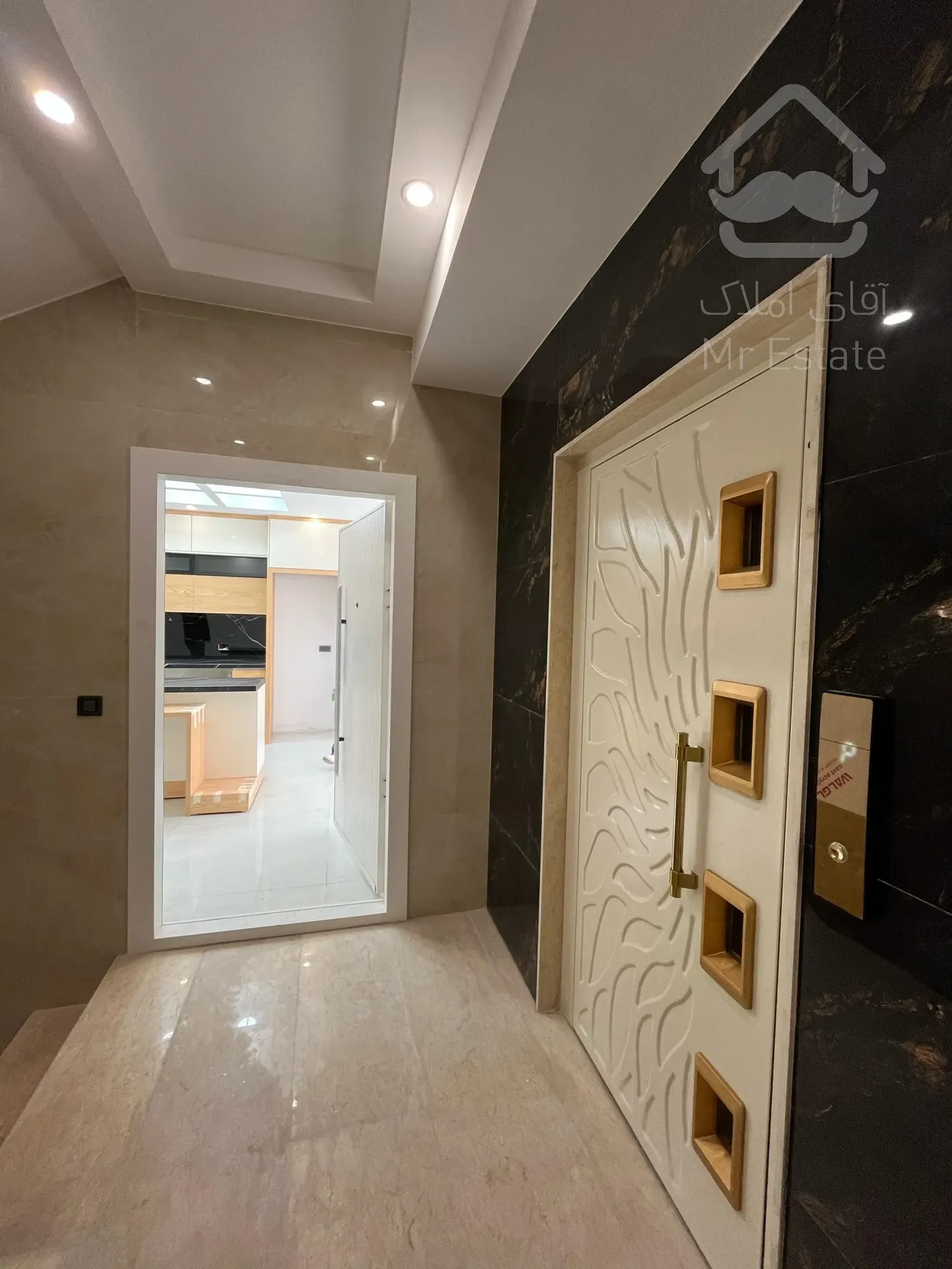 فروش آپارتمان ۱۰۶ متری پاسداران