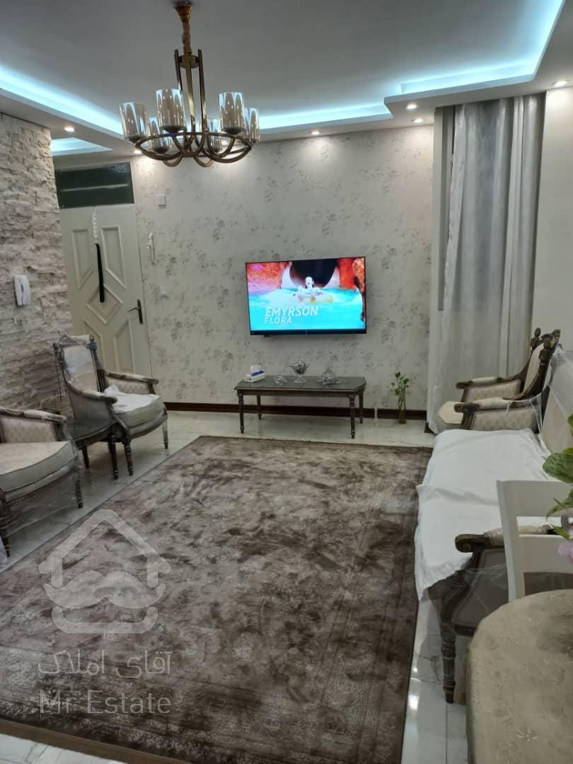 ۴۰ متر با ۳۰ متر حیاط اختصاصی فرصت طلایی