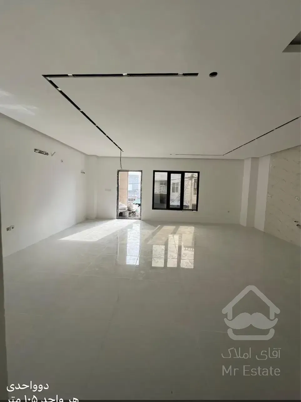 ۱۰۰ متری سالن بزرگ