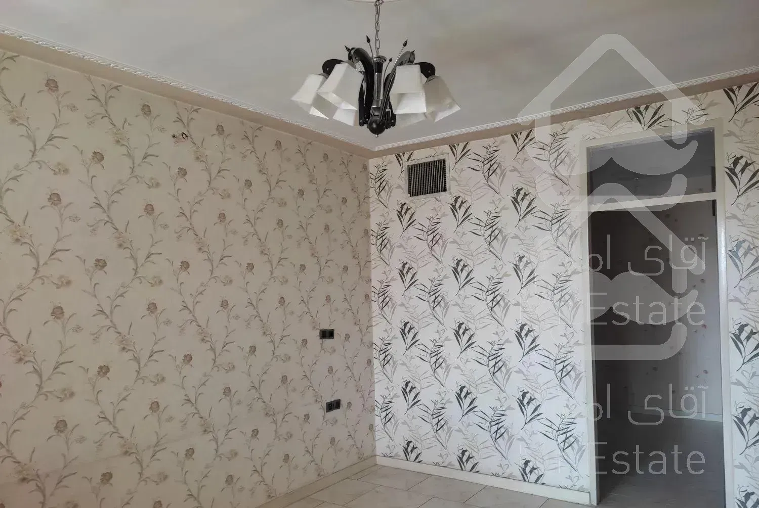 ۷۱متری تخلیه پارکینگ اختصاصی رو به نما چهارم شرقی