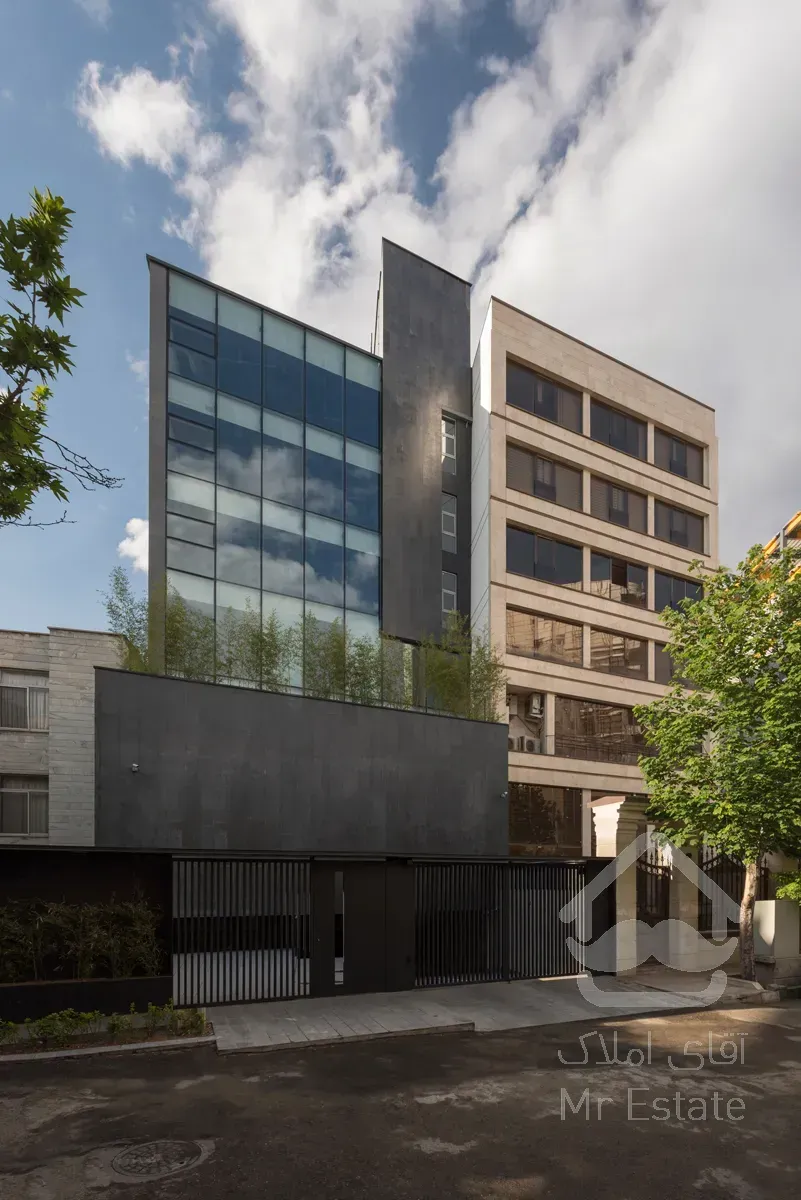 ۲۲۰ متر سند اداری بر اندرزگو ، نوساز مدرن ، ۴ پارکینگ