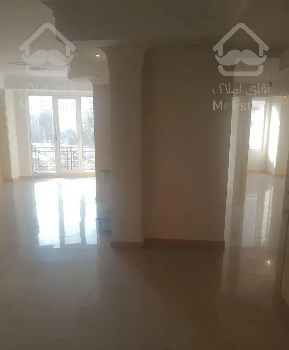 اندرزگو ۱۰۵ متر خوش نقشه(۳پارکینگ)