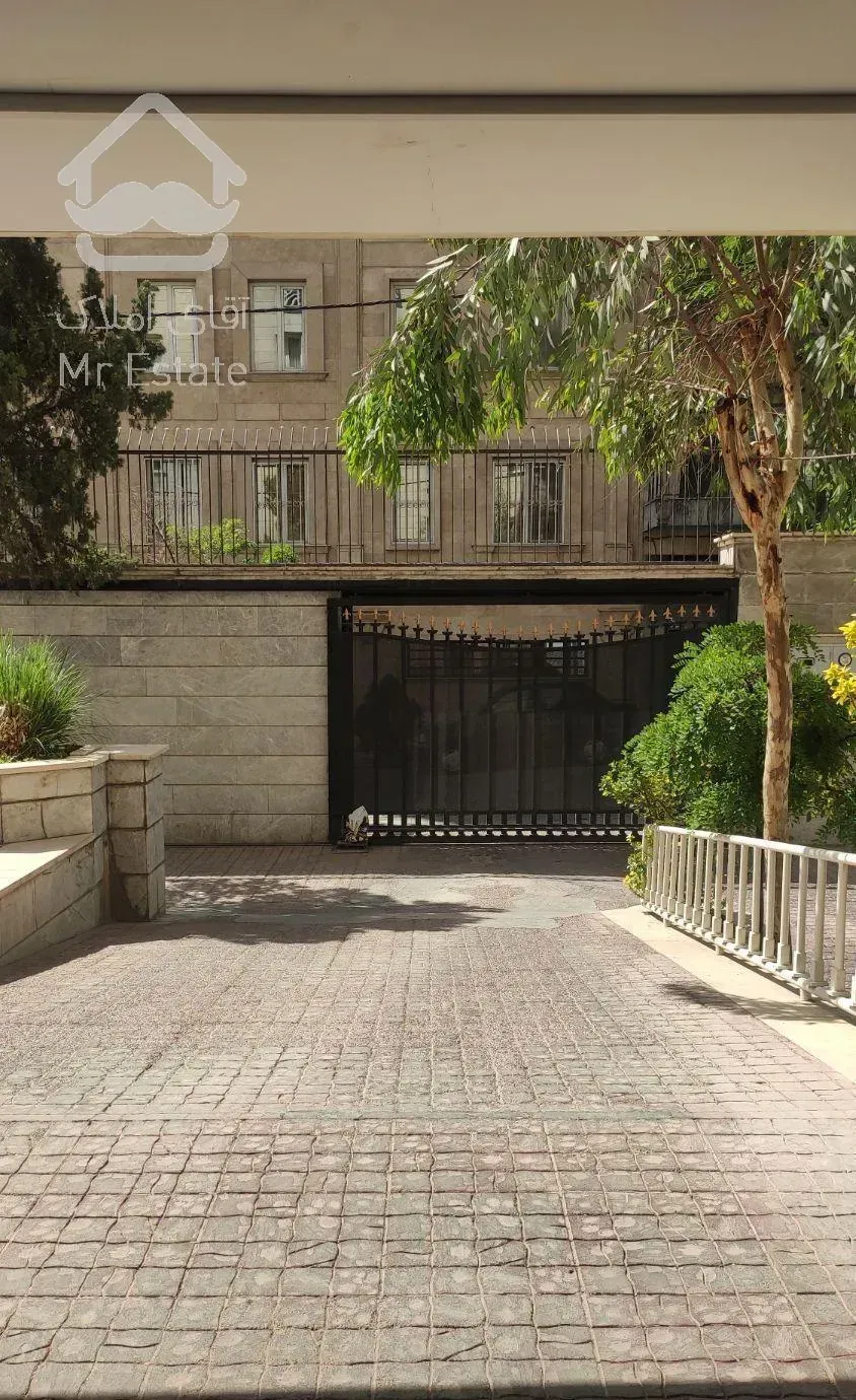 ١۰٥ متر مسکونی وزرا ولیعصر