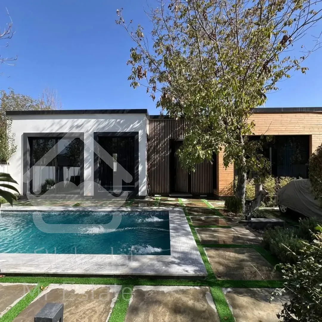 ویلا استخردار ۲۲۰متری