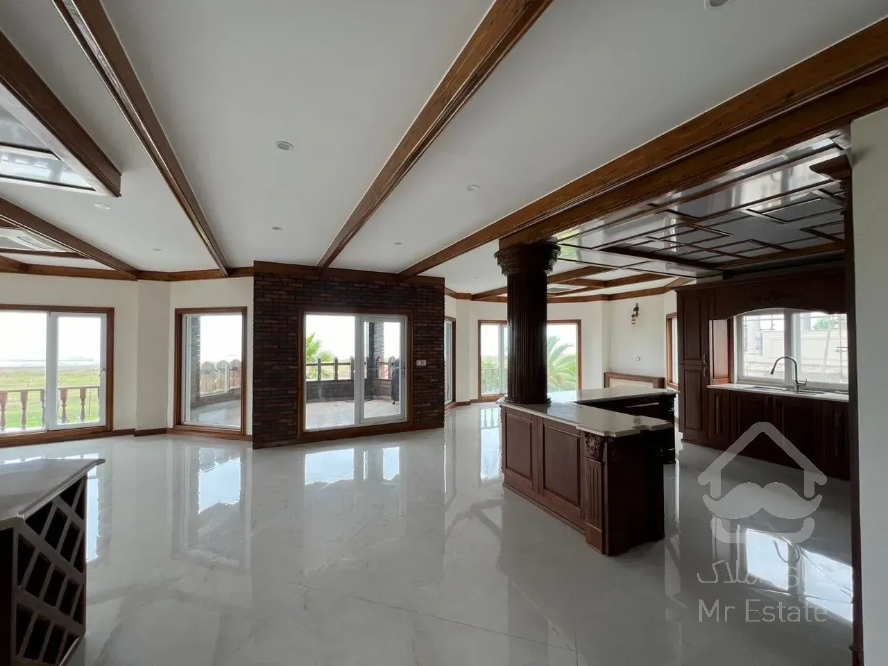 فروش ویلای ۶۰۰ متری دوبلکس استخردار شهرک ساحل قو