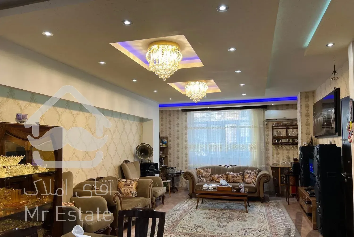 واحد ٩٣ متری داخل شهر آستارا