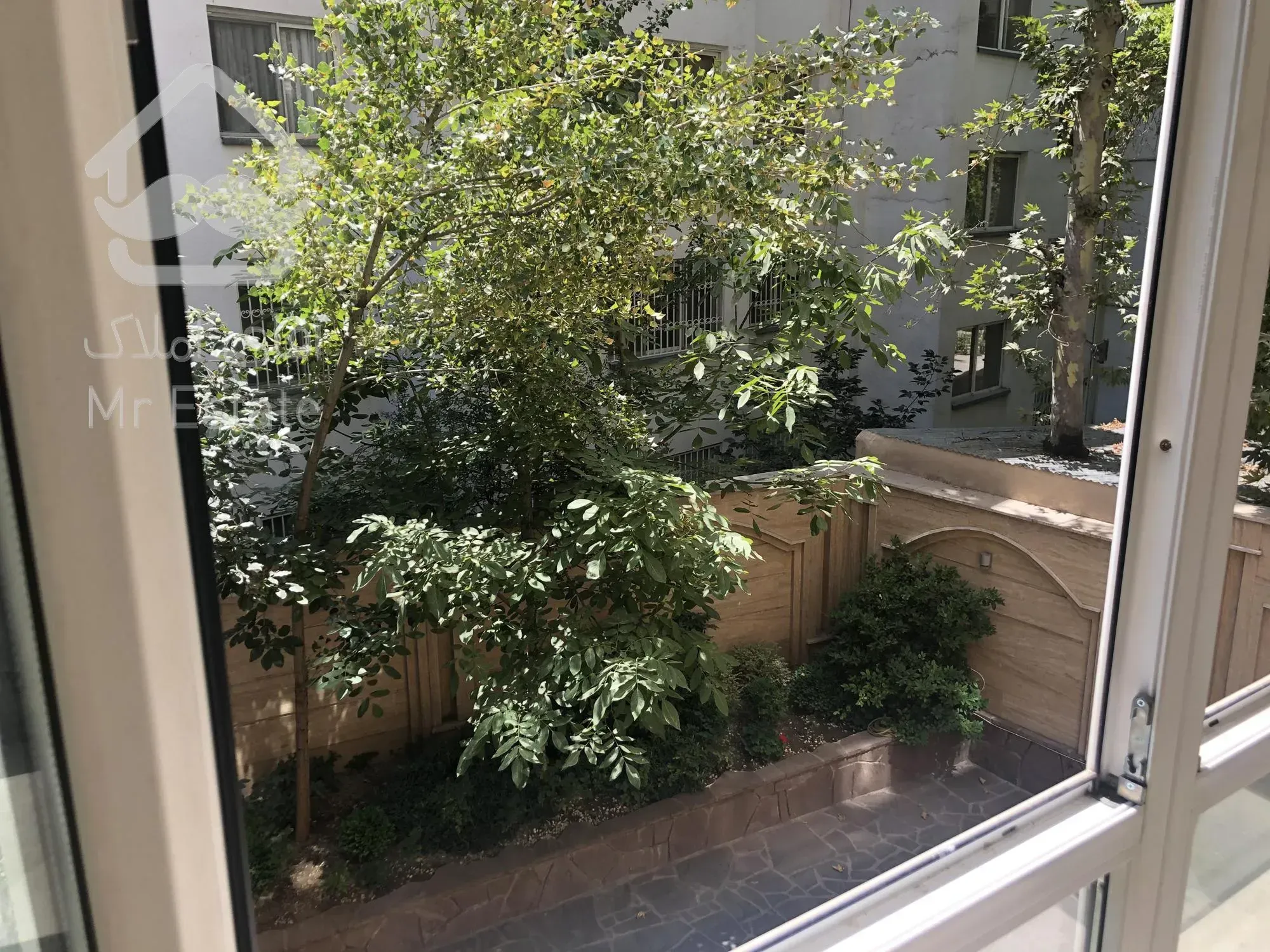 رهن و اجاره آپارتمان ۱۳۰ متری نیاوران ۳ خواب تراس