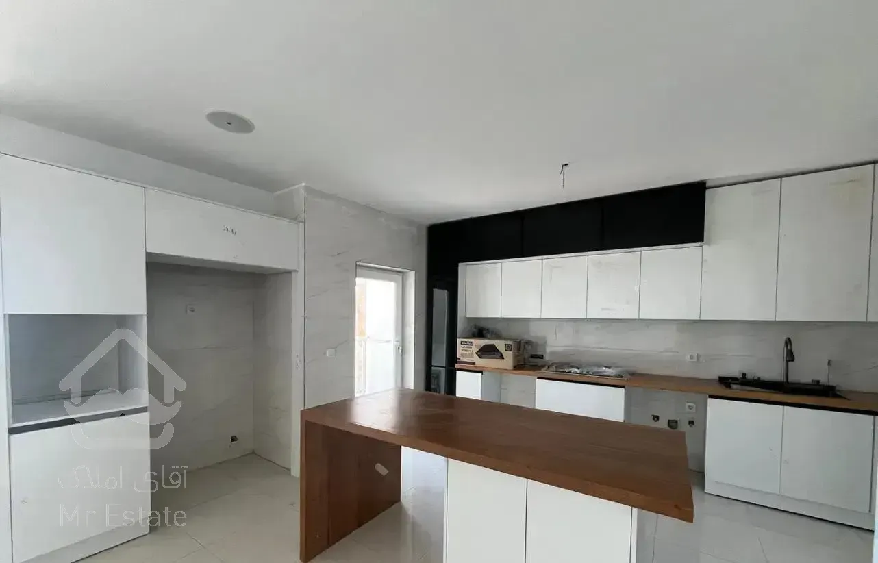 فروش آپارتمان ۱۶۸ متر ویو دریا در مرکز شهر