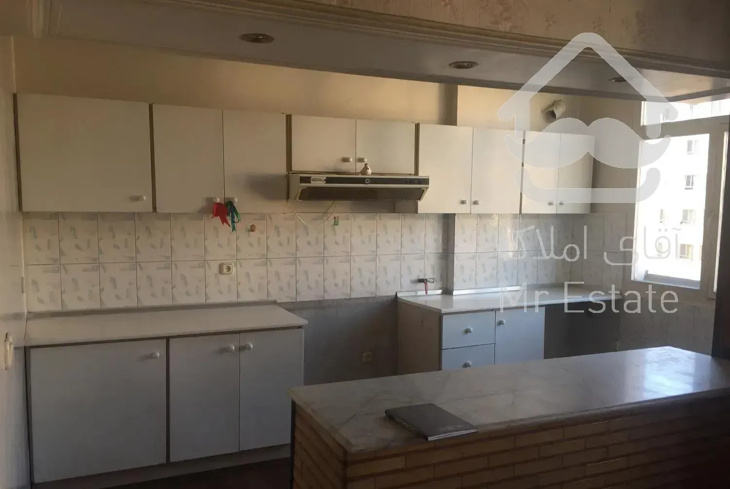 سرتاسر نور روبه آفتاب