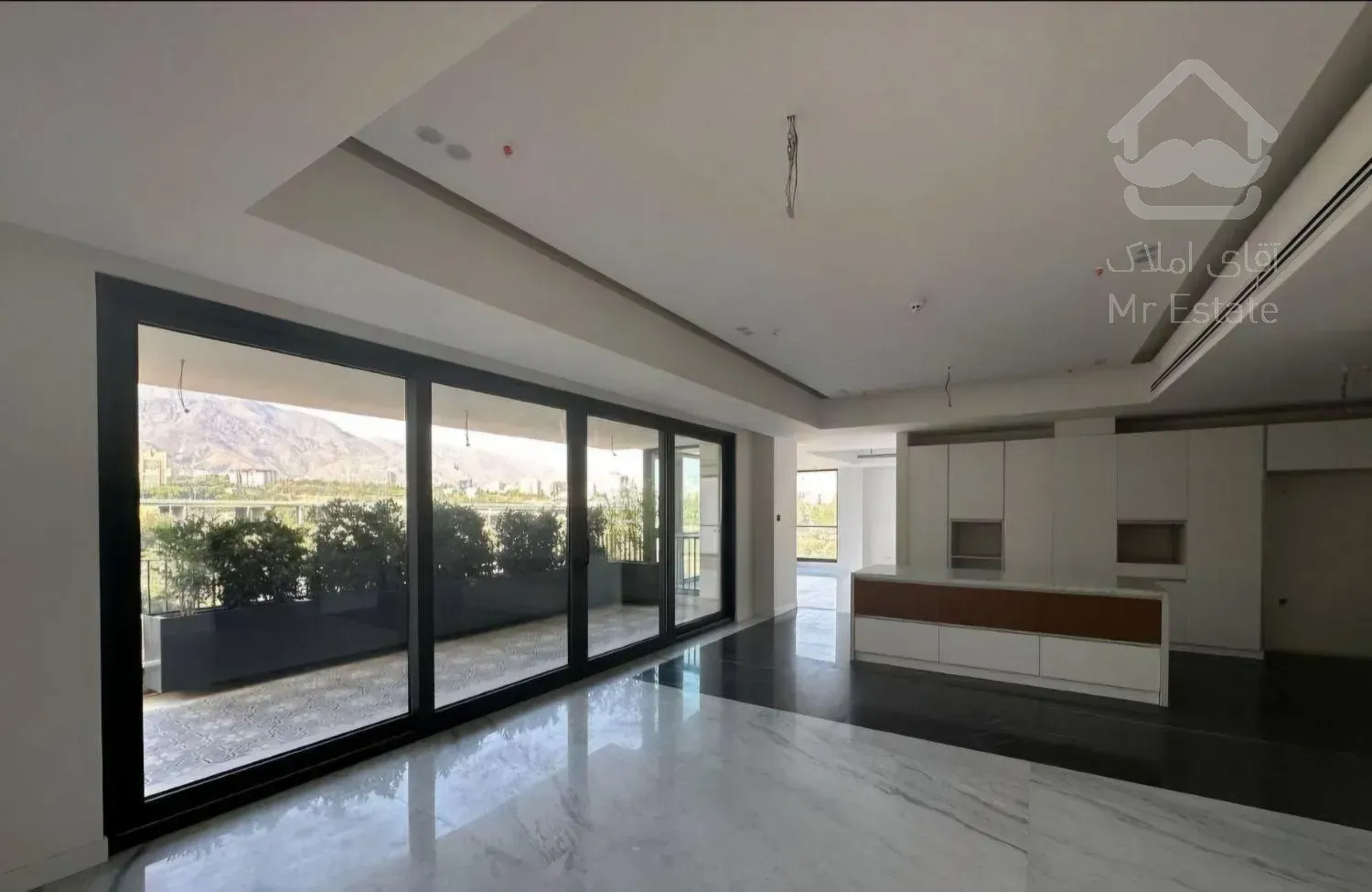 فروش آپارتمان ۱۴۰ متری /۳ خوابه/دوعددپارکینگ