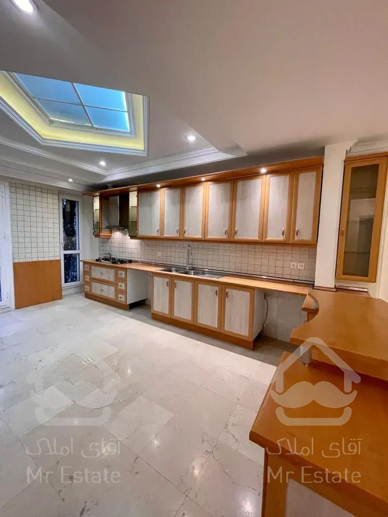 اجاره و رهن آپارتمان محمودیه 135  متر لوکس