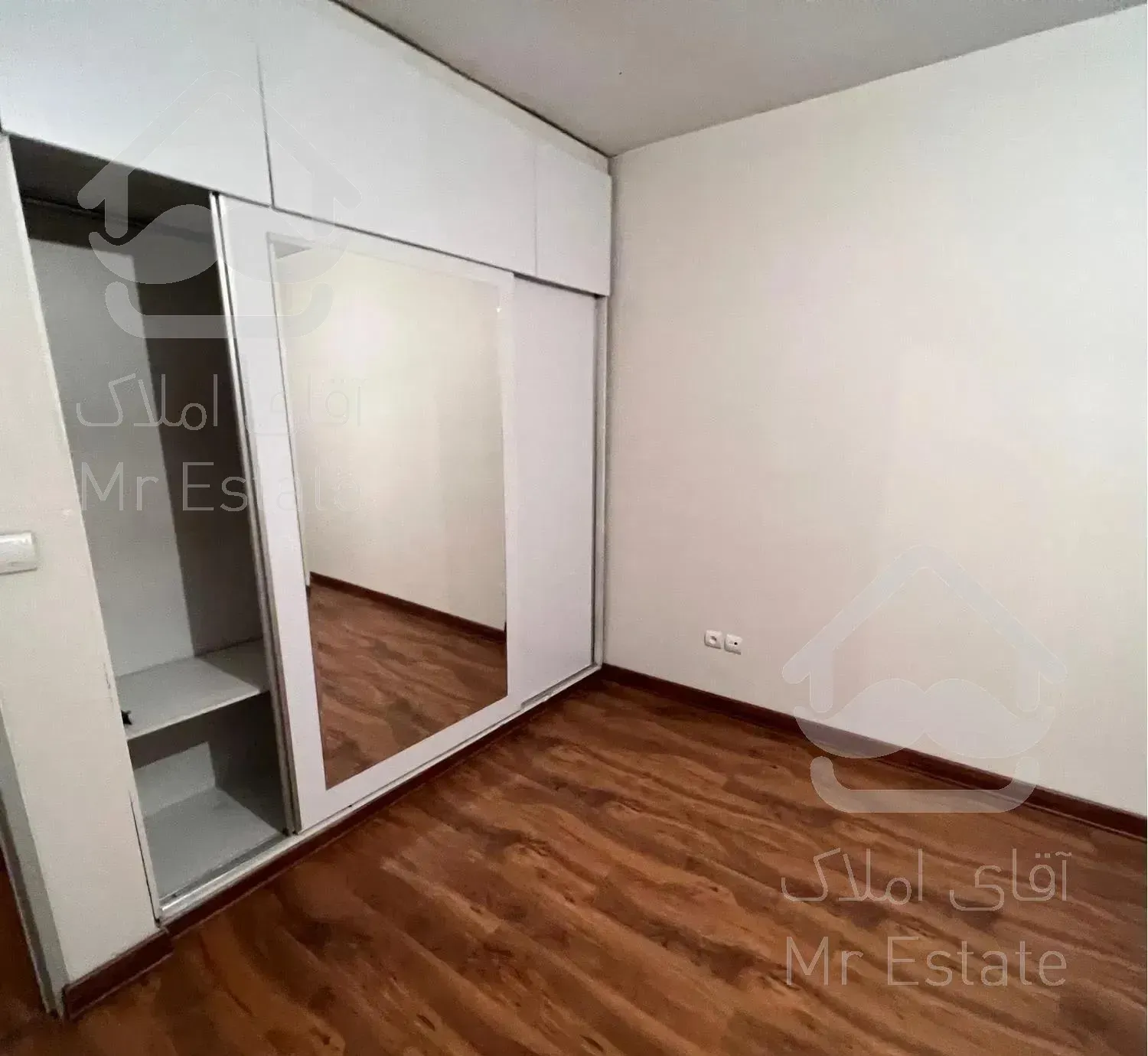 ۳خوابه ۱۴۱متری بالای ورزشگاه