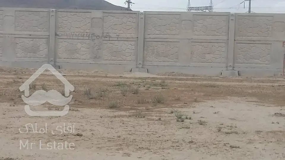 زمین بایر پشت به بافت و خوش نقشه