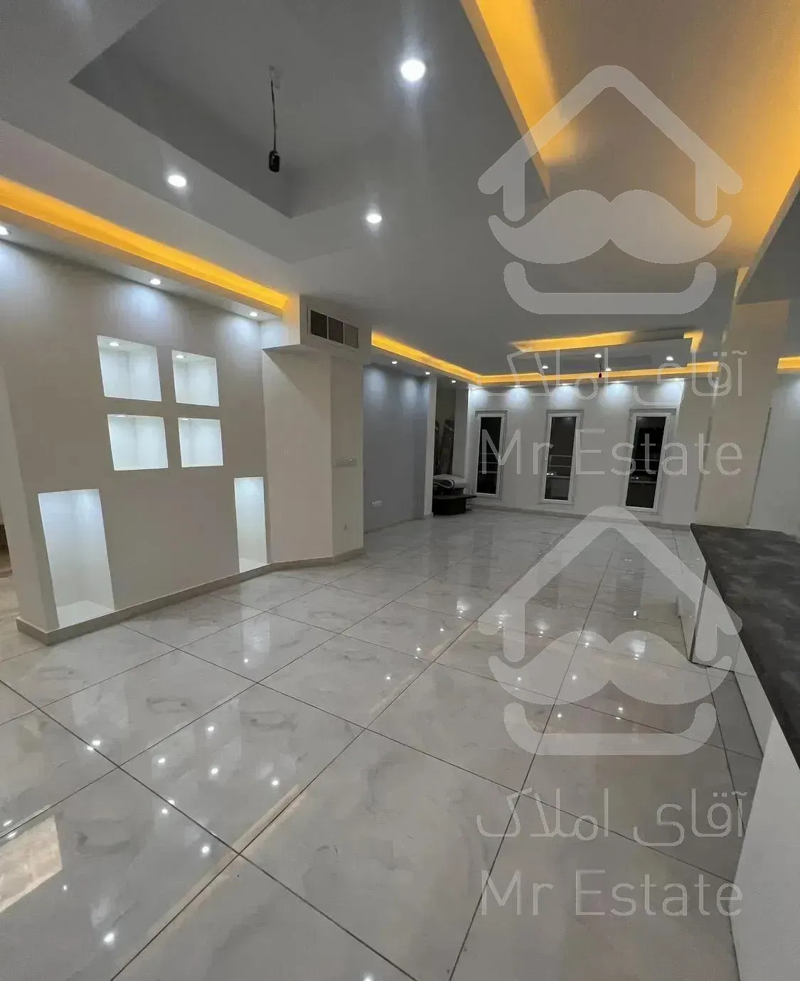 کریمخان ۱۵۵ متر (تخلیه)