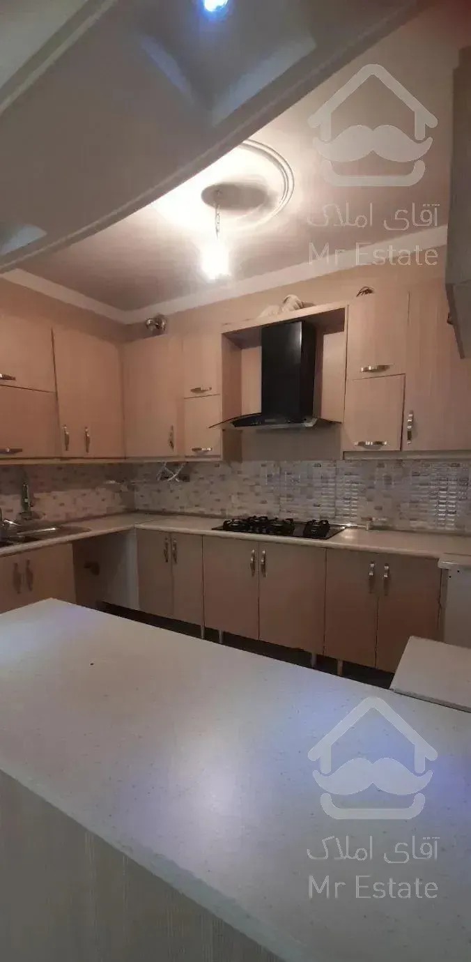 ۸۲ متر/ ۲خواب / فول امکانات      (  قابل تبدیل  )