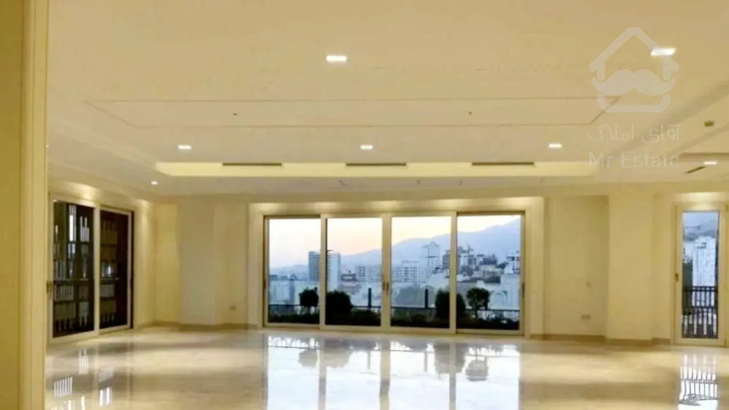 ۲۰۰ متر  شمالی جنوبی ۲ پارکینگ    اقدسیه