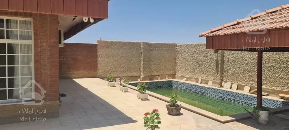 باغ ویلا  600 متری نقلی بسیار شیک آبشار اصفهان