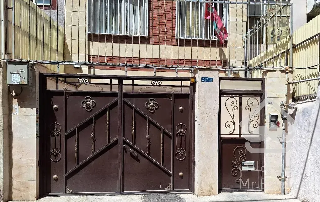 ۴۲مترطبقه سوم با آسانسور