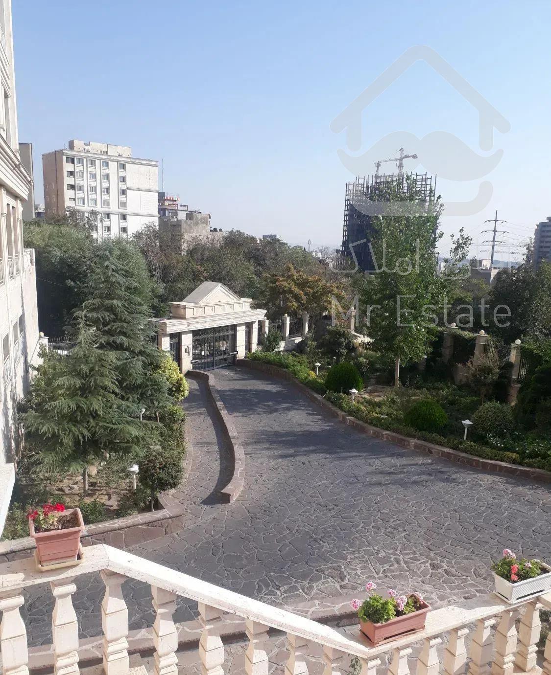 ۲۱۵متر عمارت پلان قصر