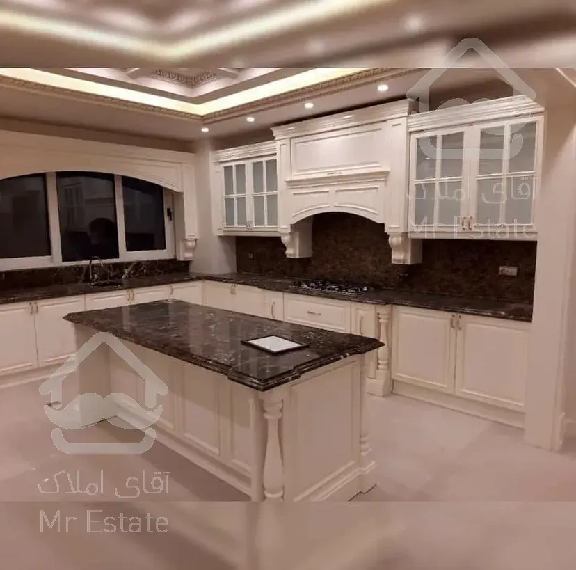 300 متری فرمانیه