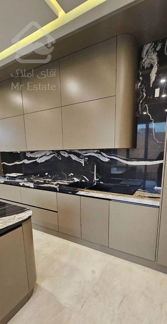 ابر سازه شیخ بهایی شمالی،۲۹۰متر ۴خواب ۴پارکینگ