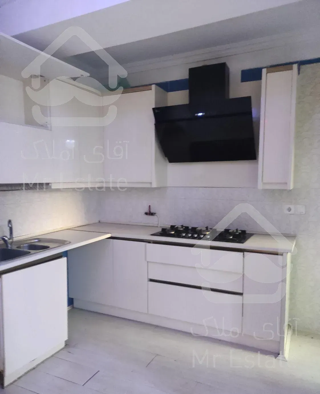 فروش آپارتمان در منطقه برند ، طبقه چهارم