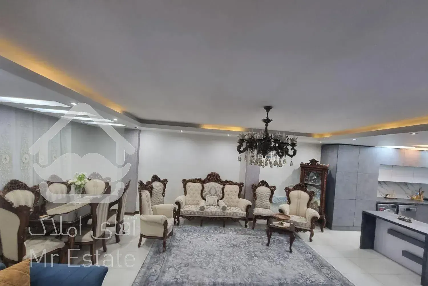 آپارتمان ۱۳۰ متری ۳ خوابه  و شیک